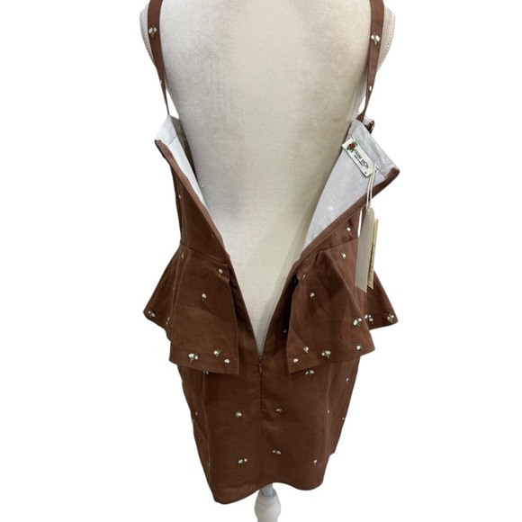 Fanm Mon Helaina Floral Embroidered Bow Front Sweetheart
Neck Peplum Mini Dress - Picture 9 of 16